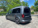 Volkswagen Caddy 2,0TDI DSG Standheizung/AHK/18"/Bi-Xenon - VW Caddy von privat