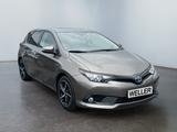 Toyota Auris 1.8 Hybrid Team D *Kamera*SHZ*SmartKey*BT* - Toyota Auris mit Hybrid-Antrieb