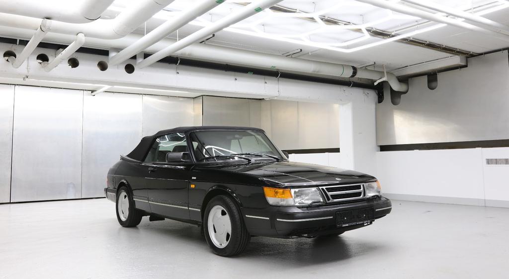 Saab 900