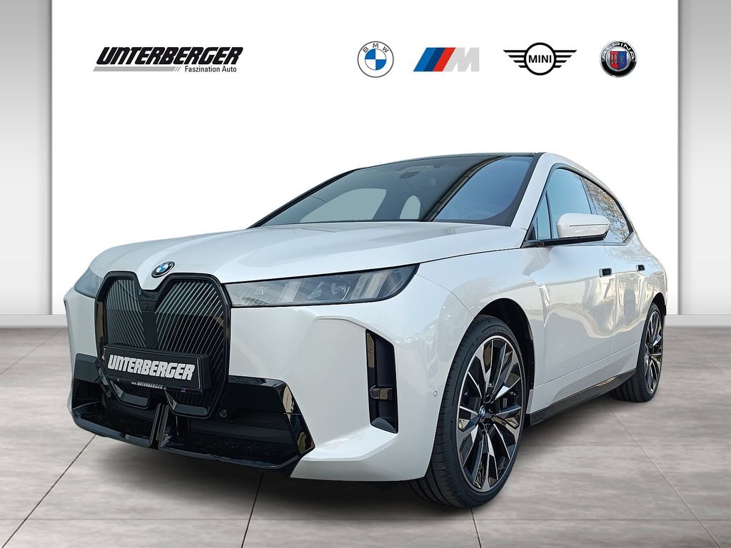 BMW iX xDrive45 M Sportpaket 23