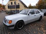 Mercedes-Benz 200E Lim.*AUT.*KLIMA*TEMPOMAT*KAMERA*OLDTIMER* - Mercedes-Benz 200: Te