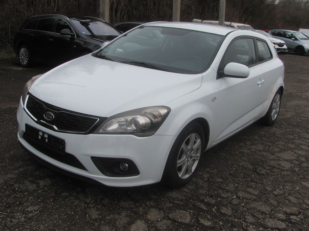 Kia pro cee'd / ProCeed