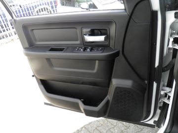 Dodge RAM - 10