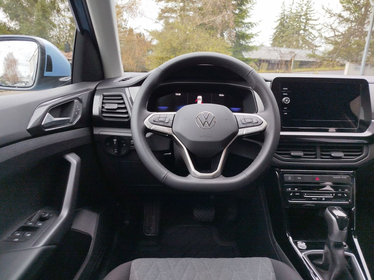 Fahrzeugabbildung Volkswagen T-Cross Life 1.0 TSI 85 kw