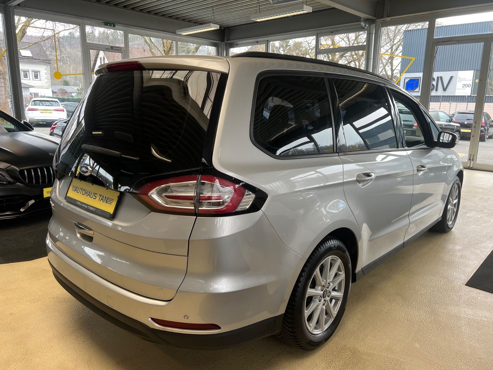 Fahrzeugabbildung Ford Galaxy 2.0 TDCI * 7.SITZER *NAVI*