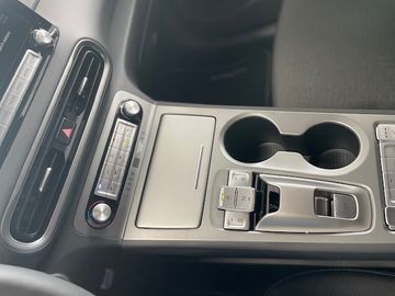 Fahrzeugabbildung Hyundai KONA EV ADVANTAGE 11 KW Onboard LED NAVI SOFORT!