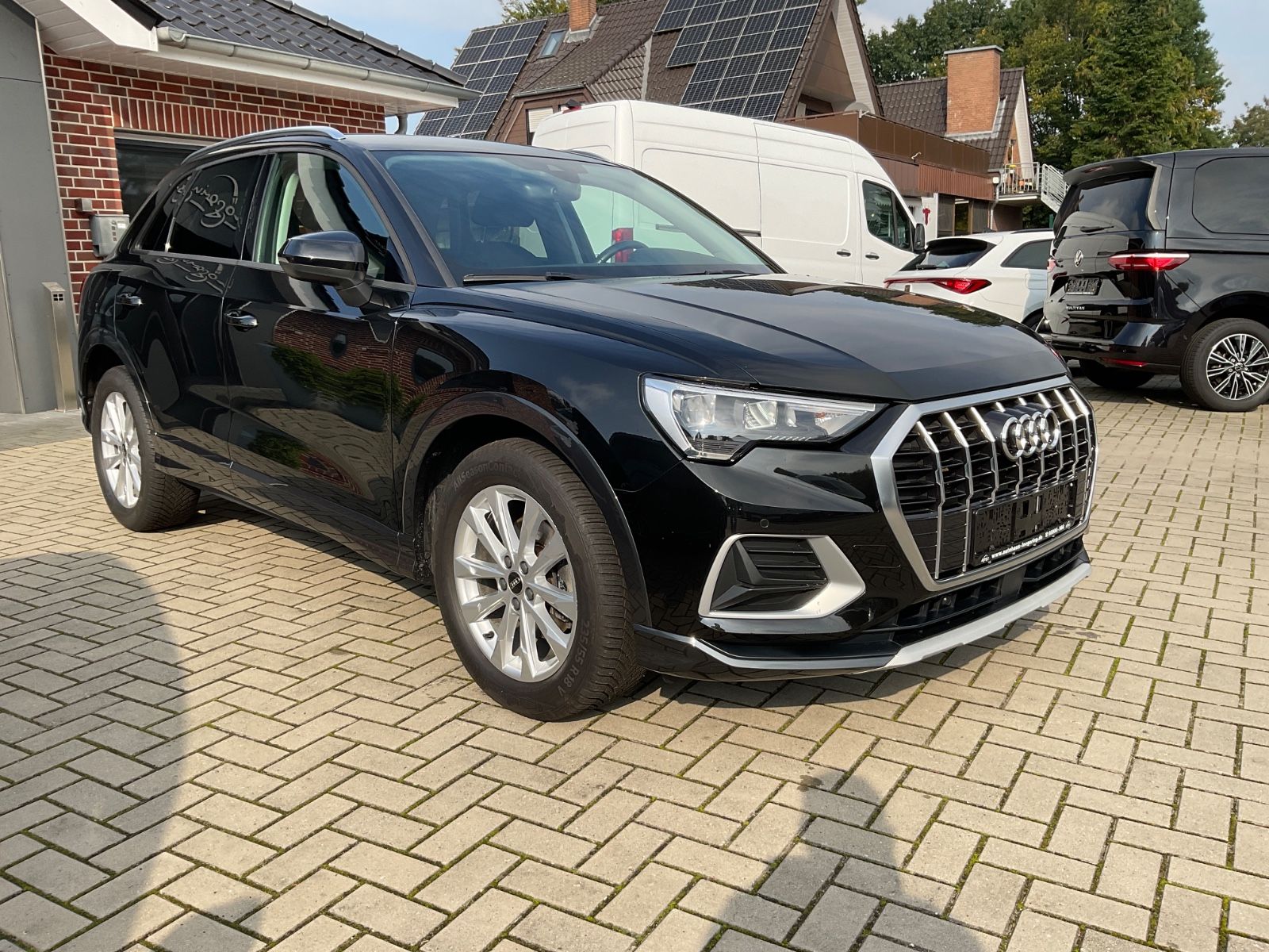Fahrzeugabbildung Audi Q3 35 TDI S tronic,AHK,Kamera,GJR,LED