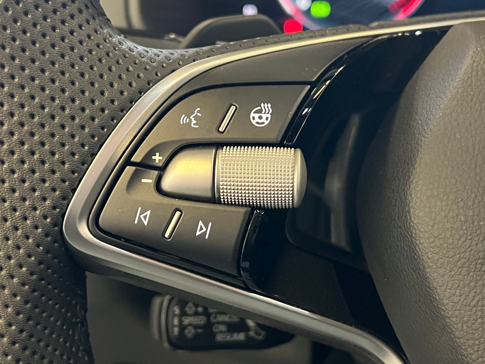 Fahrzeugabbildung SKODA Karoq Sportline 2.0 TDI DSG 4x4 *AHK,Canton-Soun