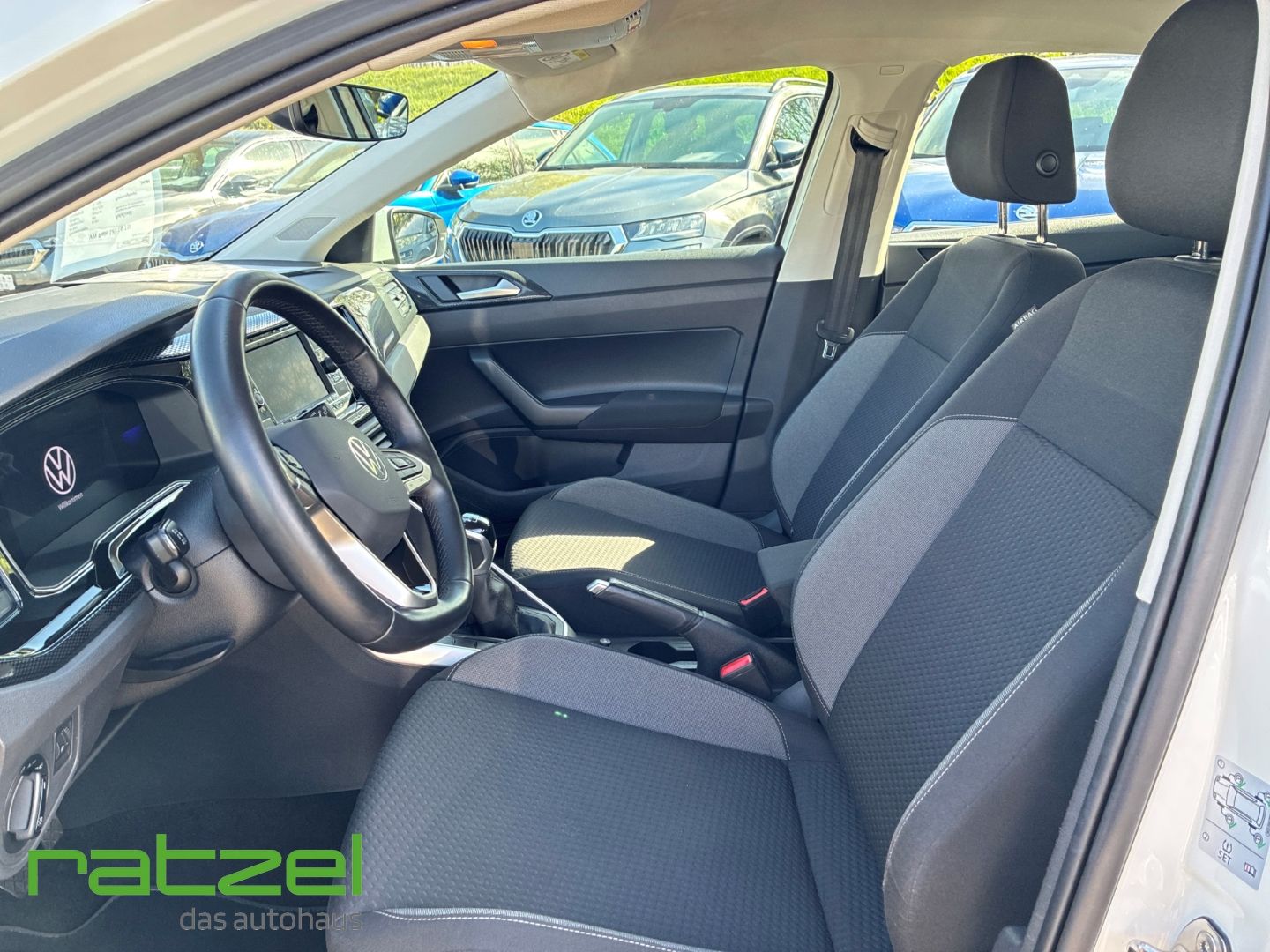 Fahrzeugabbildung Volkswagen Polo Life 1.0 TSI LED App Connect DAB Spurhaltea