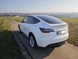 Tesla Model Y Long Range Dual Motor AWD Long Range - Tesla Model Y mit Anhängerkupplung