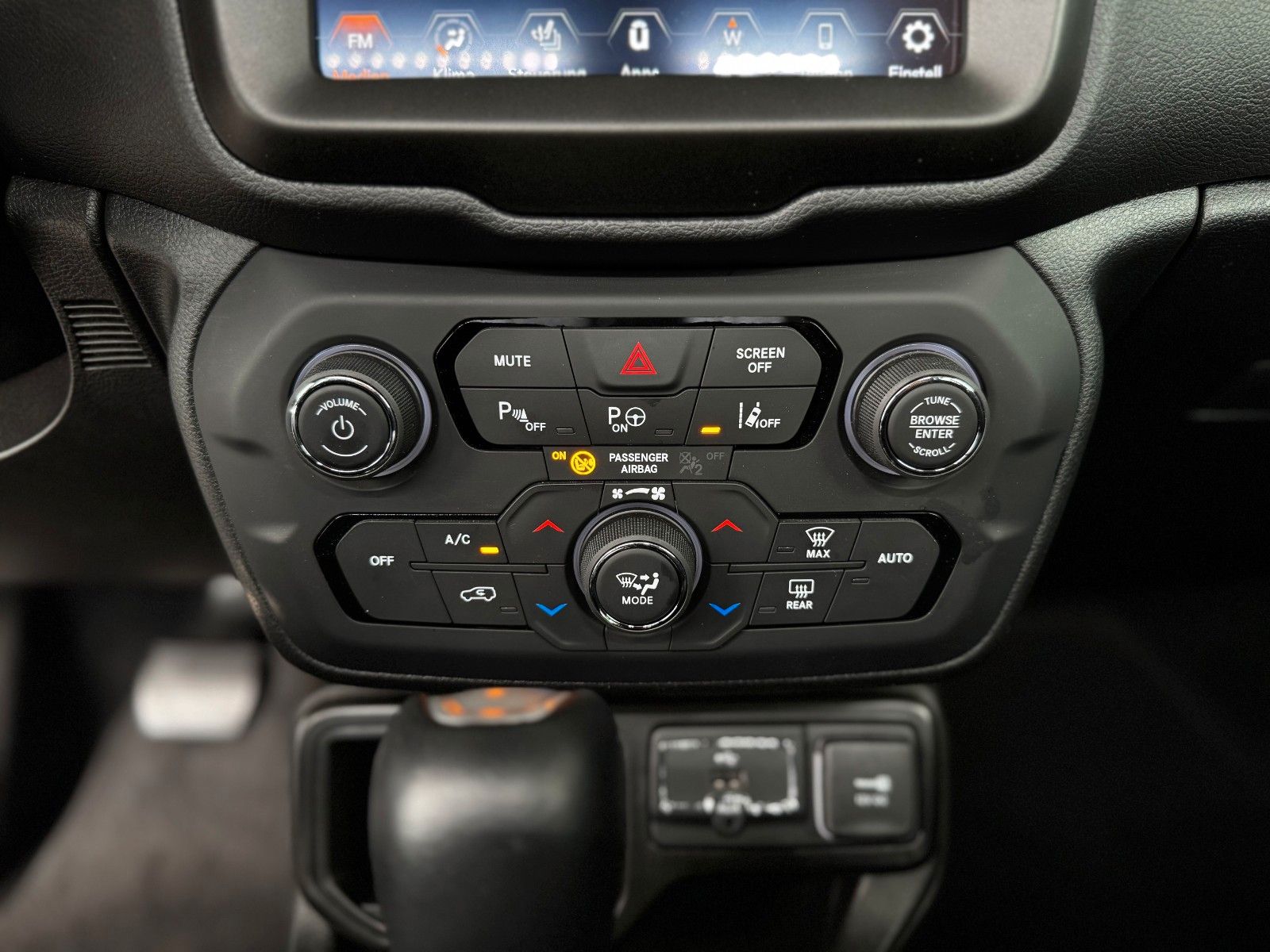 Fahrzeugabbildung Jeep Renegade 1.3 T-GDI Limited FWD "Navi- + Soundp."