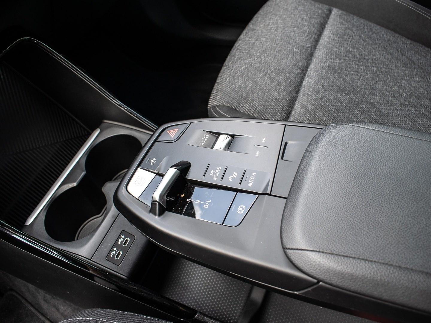 BMW X1 sDrive18i RFK NAVI LED PDC V+H SHZ DAB PA, миниатюра 12