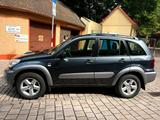 Toyota RAV 4 , ALLRAD - Toyota RAV 4 aus 2005 mit Diesel-Antrieb: Geländewagen