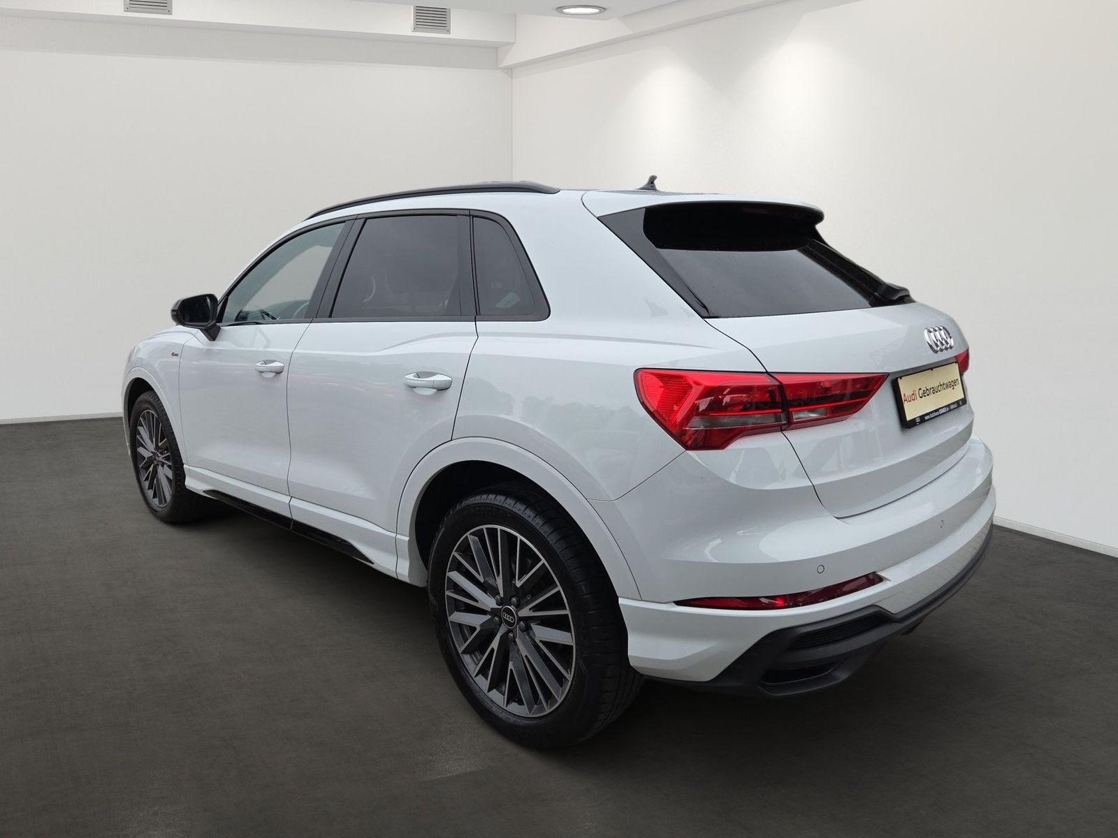 Audi Q3 S-LINE 35TFSI S-TRONIC AHK+ACC+KEYLESS+NAVI+A foto 5