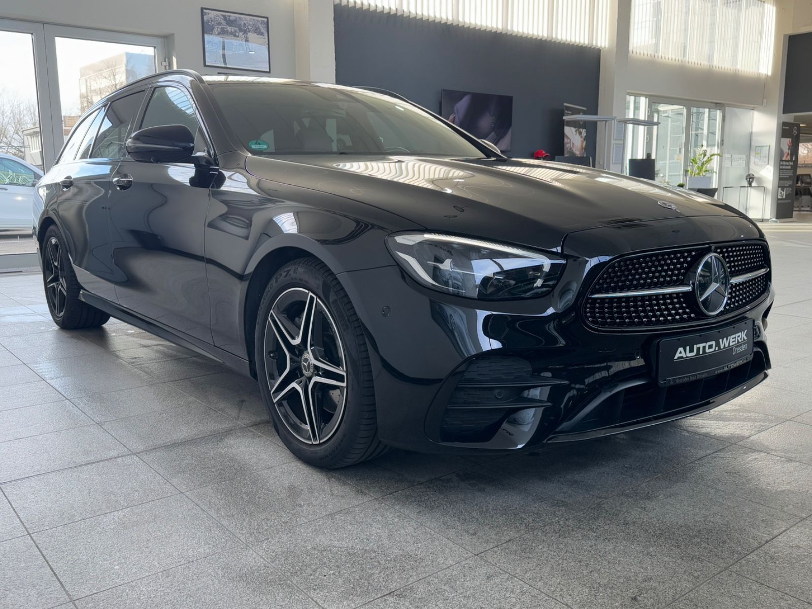 Mercedes-Benz E 200 T d AMG EXCLUSIVE STANDH 360°KAMERA SHZ foto 9