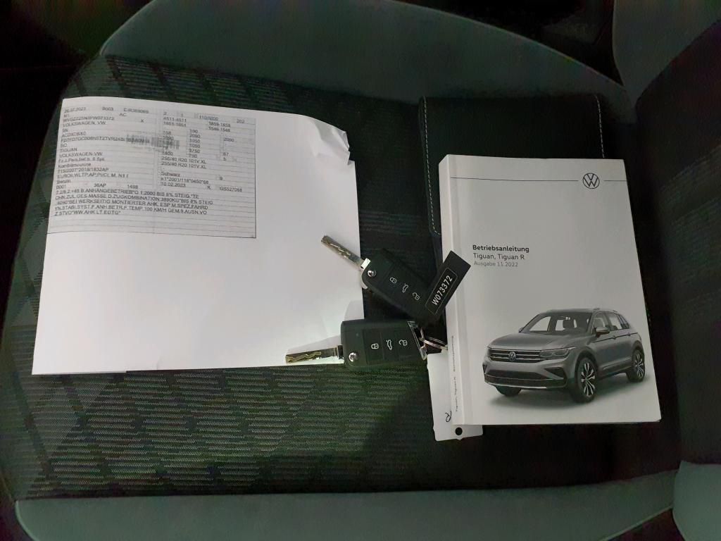 Volkswagen Tiguan R-Line 1.5 TSI 110kW 7-Gang DSG 4 Türen