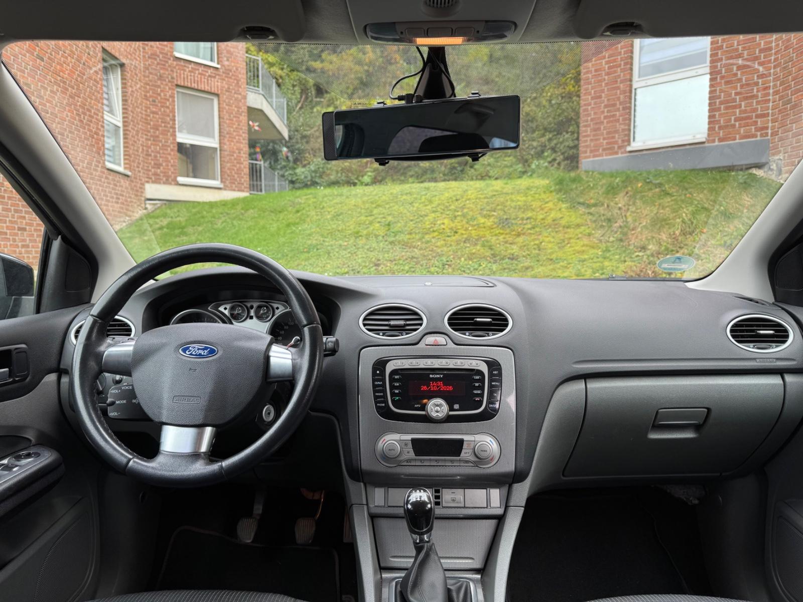 Ford Focus 2009 — photo 8