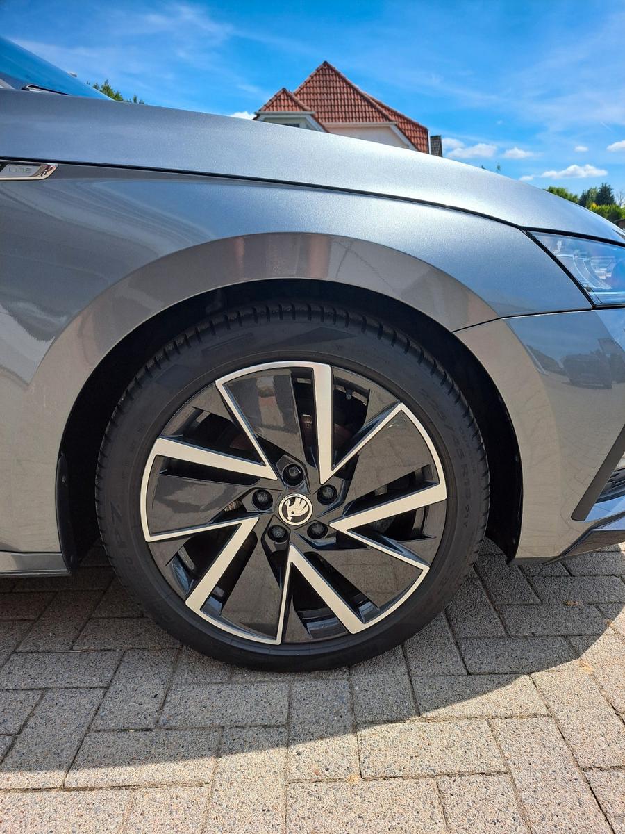 Skoda Octavia Combi Sportline 2.0 TDI DSG-LED-Navi-AHK