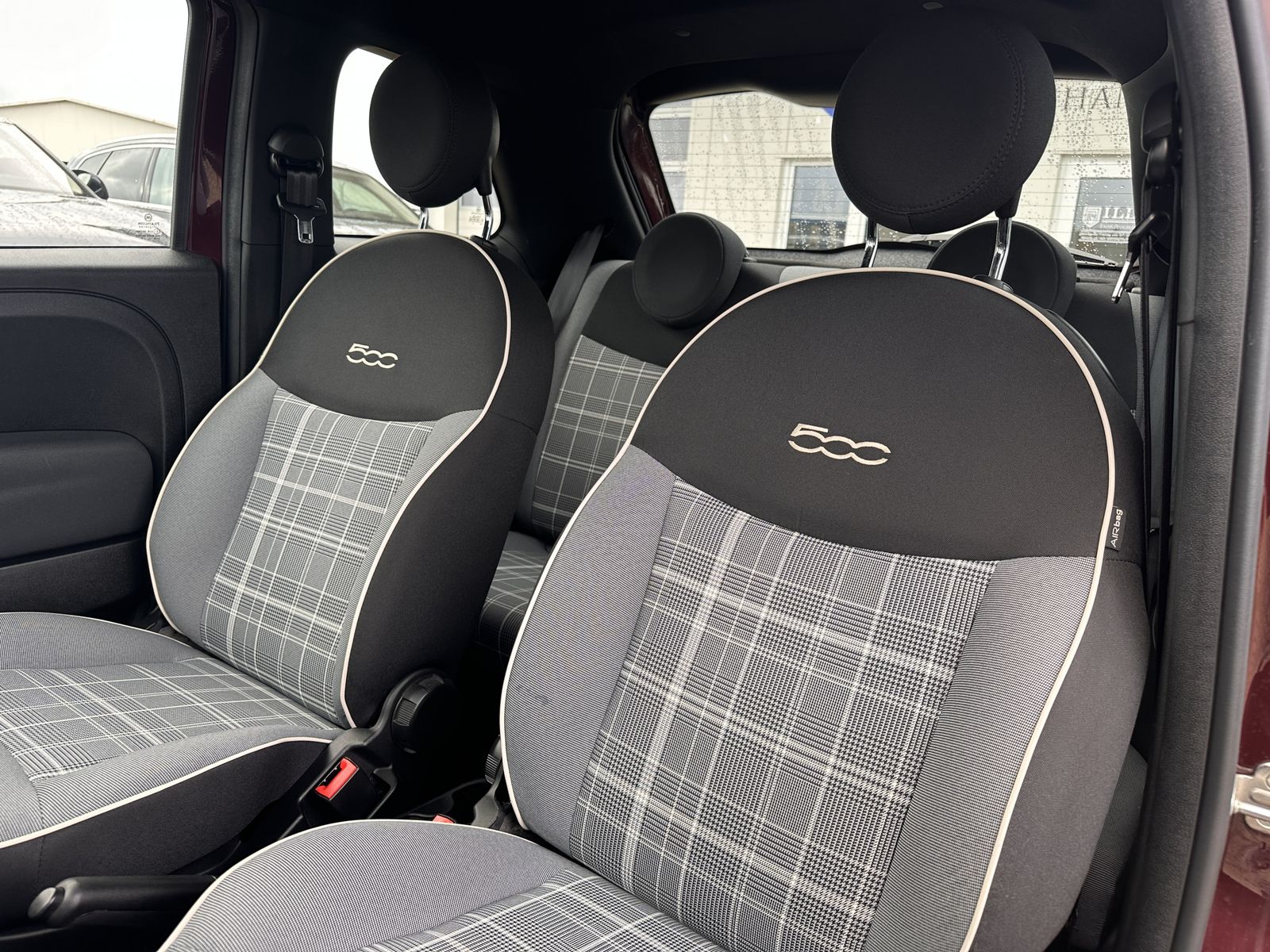 Fahrzeugabbildung Fiat 500 1.2 Lounge*PDC*UConnect*LED*Tempomat*ELFH*