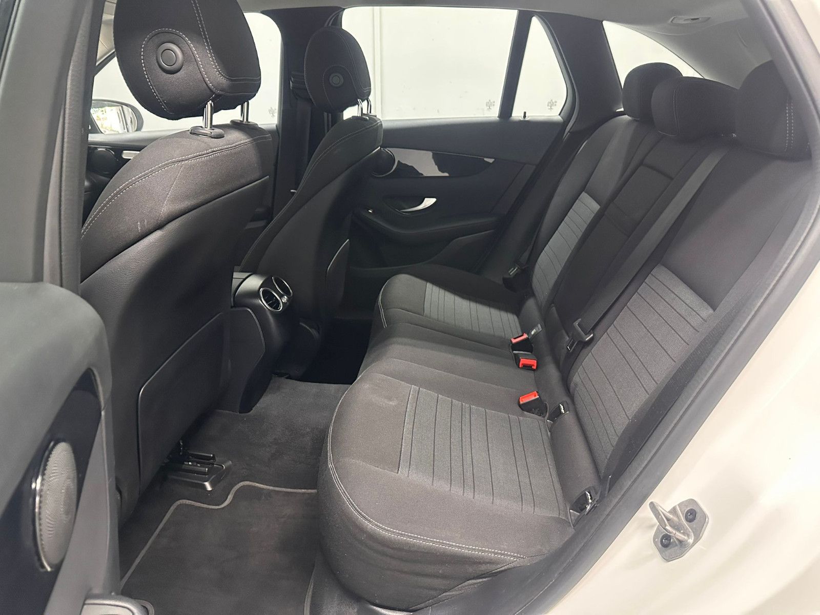 Fahrzeugabbildung Mercedes-Benz GLC 200 d 4MATIC Autom.*PANORAMA*CARPLAY*