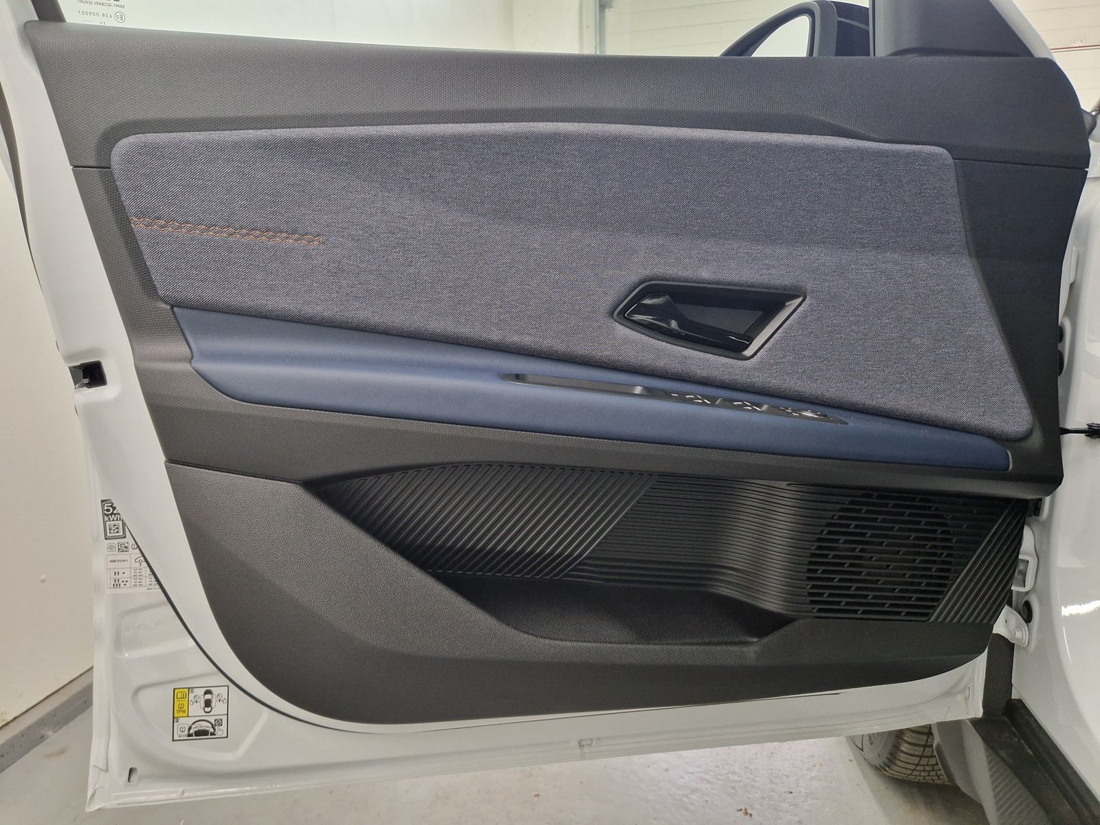 RENAULT R 4 E-Tech Techno 150 Comfort Range – Bild 35