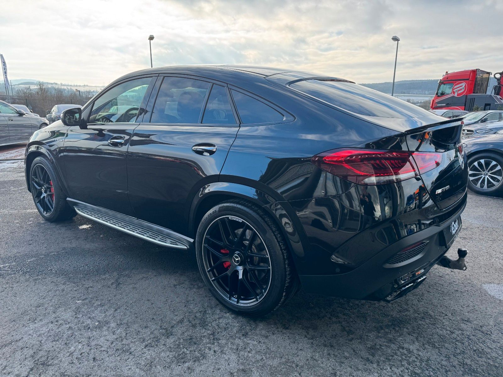 Fahrzeugabbildung Mercedes-Benz GLE 63 AMG S Pano+Burm+AHK+HUD+Massage+StandH