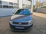 Volkswagen Touran Comfortline 2hd Navi Serv.Tüv neu - VW Touran Gebrauchtwagen in Freiburg