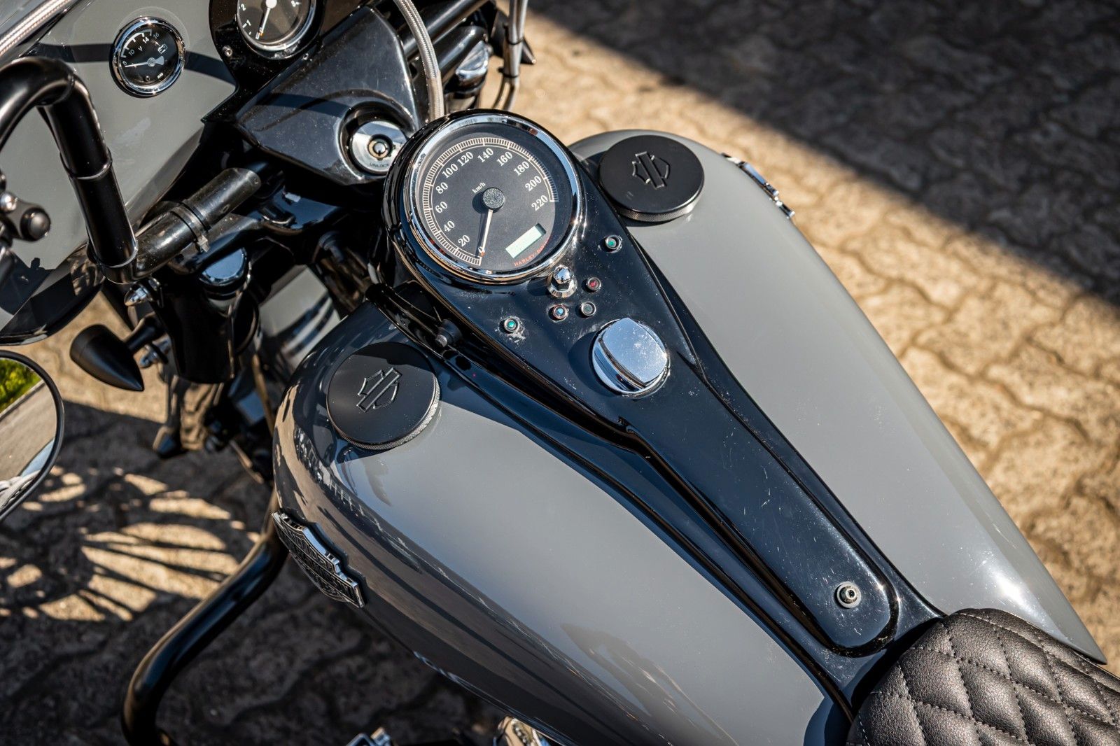 Fahrzeugabbildung Harley-Davidson FLHR ROAD KING  - Fairing - Jekill - 23"Umbau