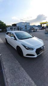 Hyundai i40 2.0 GDI Premium Automatik Premium - Hyundai i40 Premium mit Benzin-Antrieb