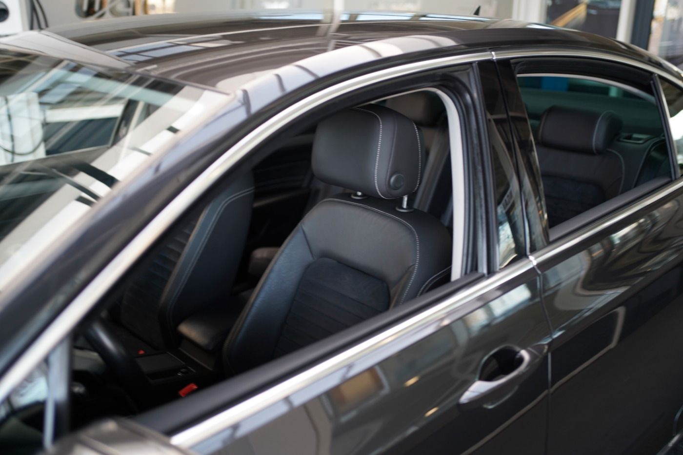 Fahrzeugabbildung Volkswagen Passat 2.0 TSI DSG Elegance ACC+AUT+Alcant.+LED