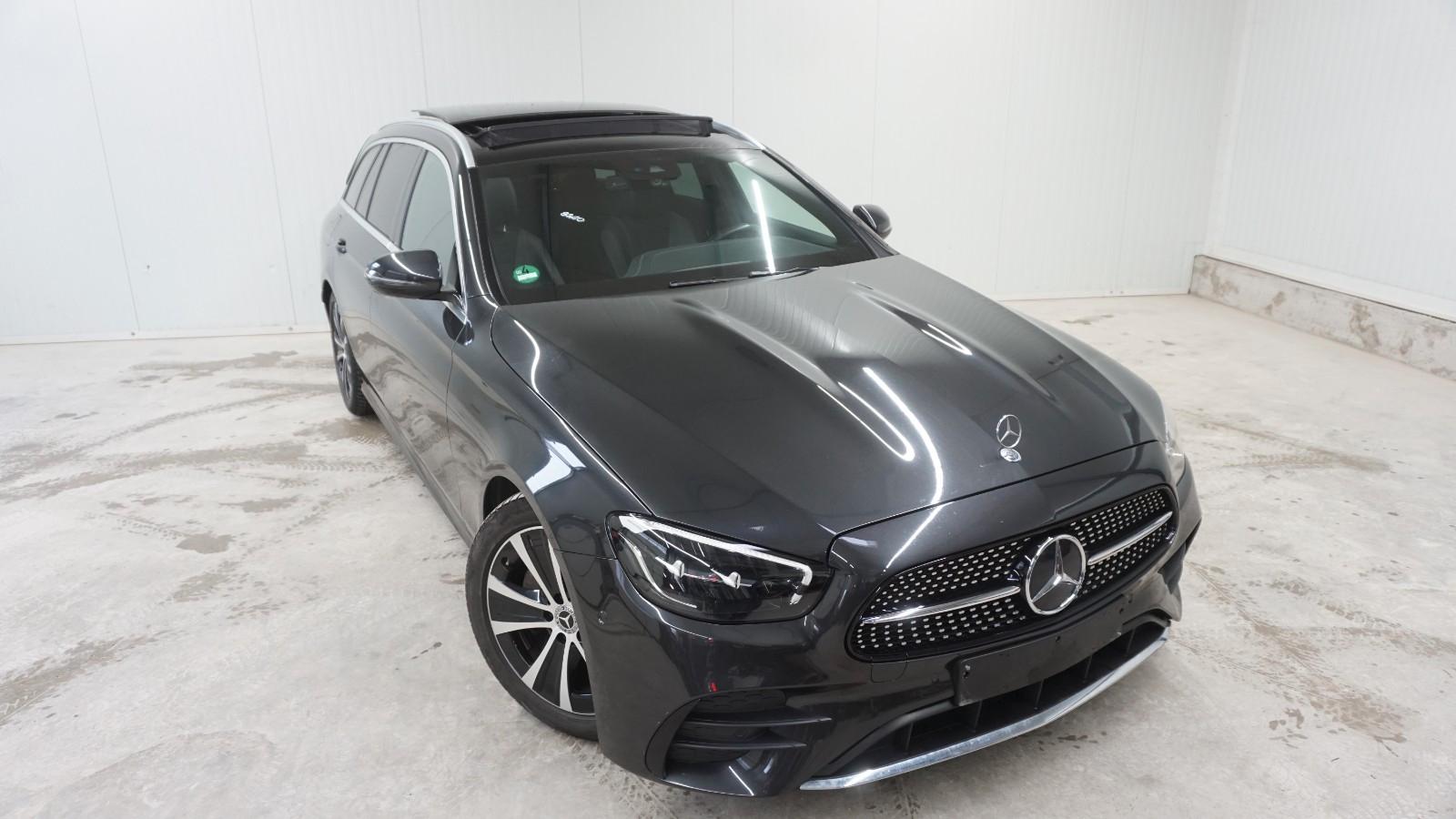 Mercedes-Benz E 220d T-Modell *AMG*Panorama*Keyless*