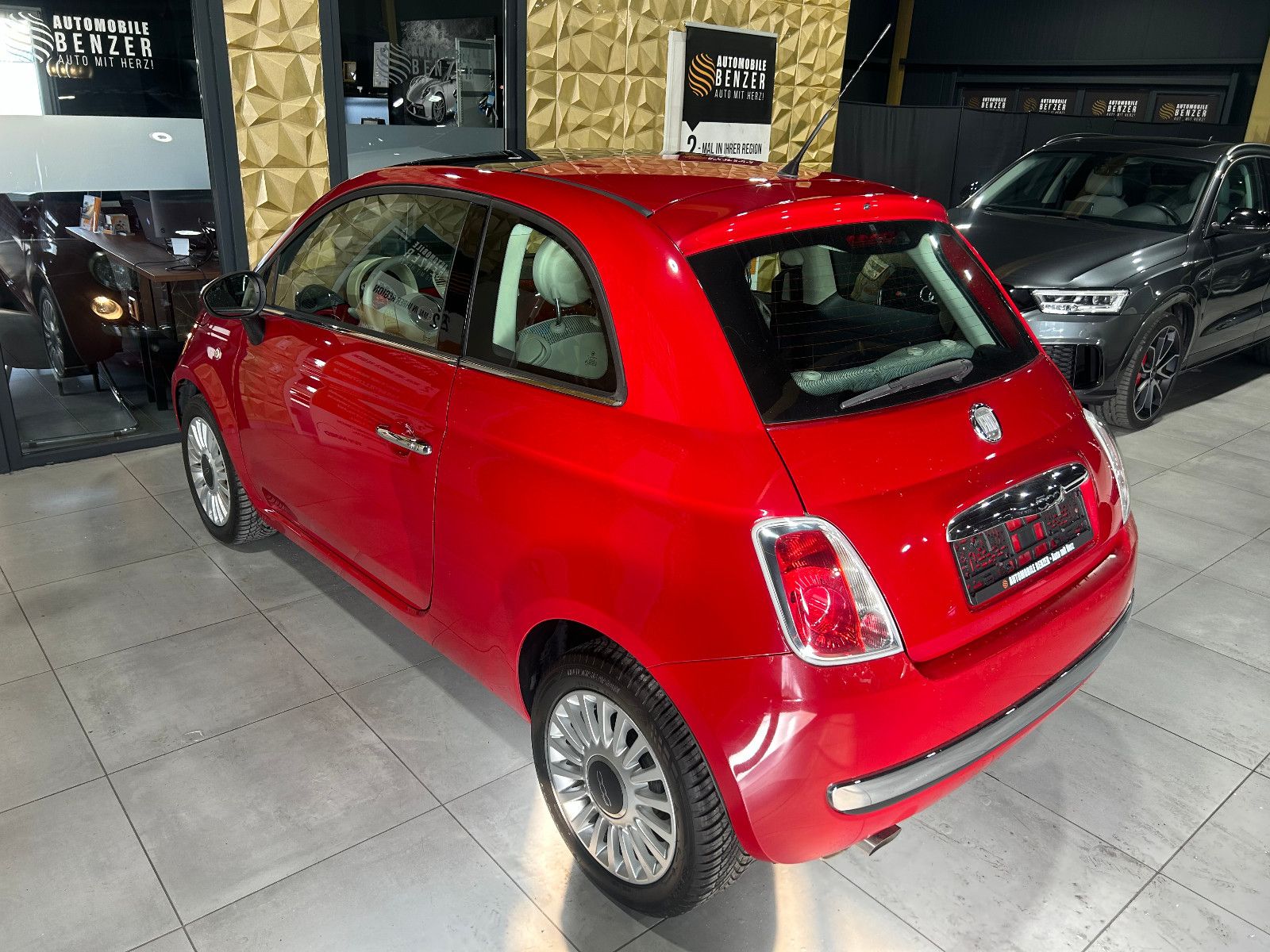Fahrzeugabbildung Fiat 500 Lounge/AUTOMATIK/PANO/KLIMA/1.HAND