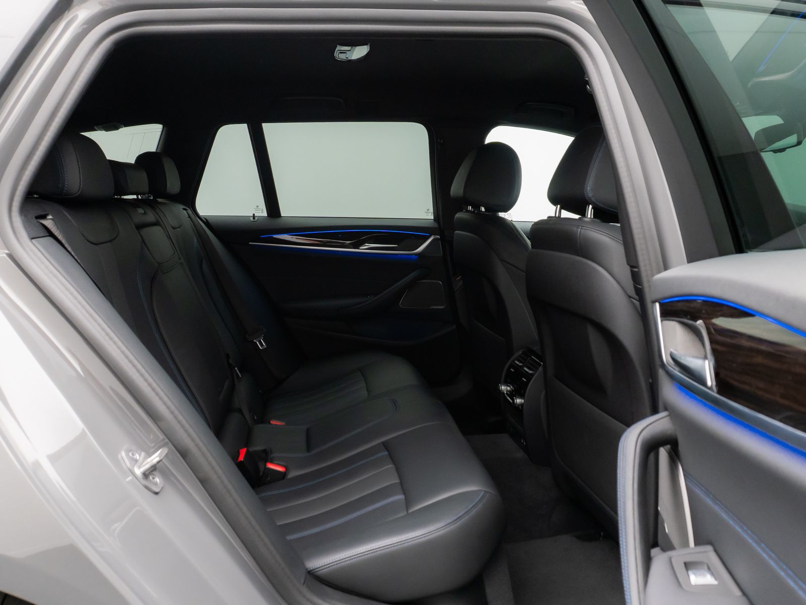 Fahrzeugabbildung BMW 540i xD M Sport Kamera DAB H/K Lenkrhzg Alarm