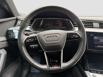 Audi Q8 e-tron - 12