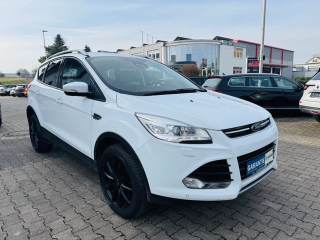 Ford Kuga Titanium 4x4+Navi+AHK+PANO+T.Leder+Kamera+