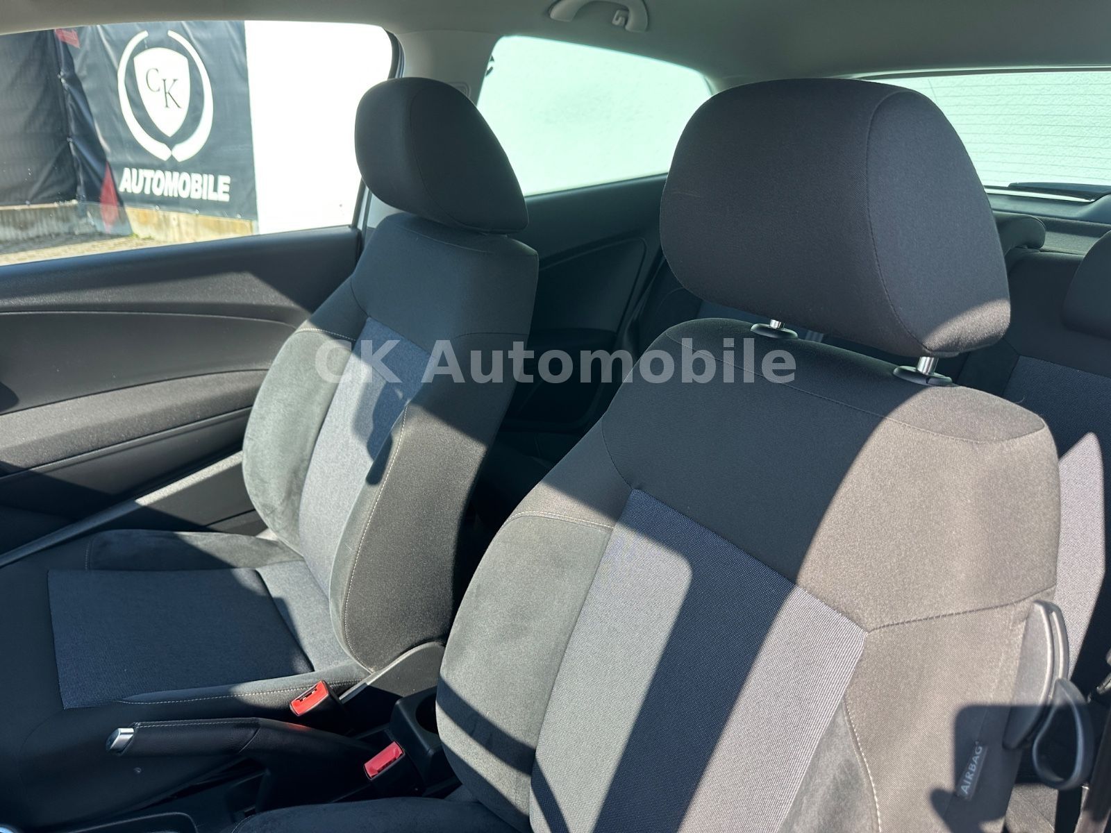 Fahrzeugabbildung Volkswagen Polo V Style 1.2 TSI/Klima/Bi-Xenon/Tempomat/PDC