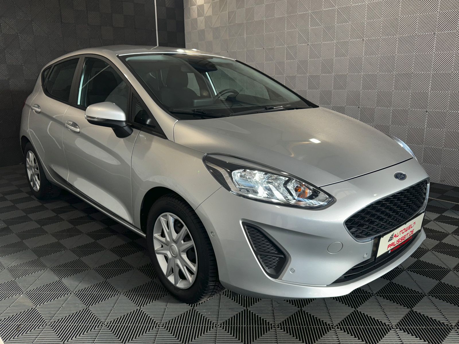 Gebrauchtwagen Ford Fiesta Fiesta*Cool & Connect*PDC V+H-NAVI-BT-TEMP-DAB in Horb am Neckar