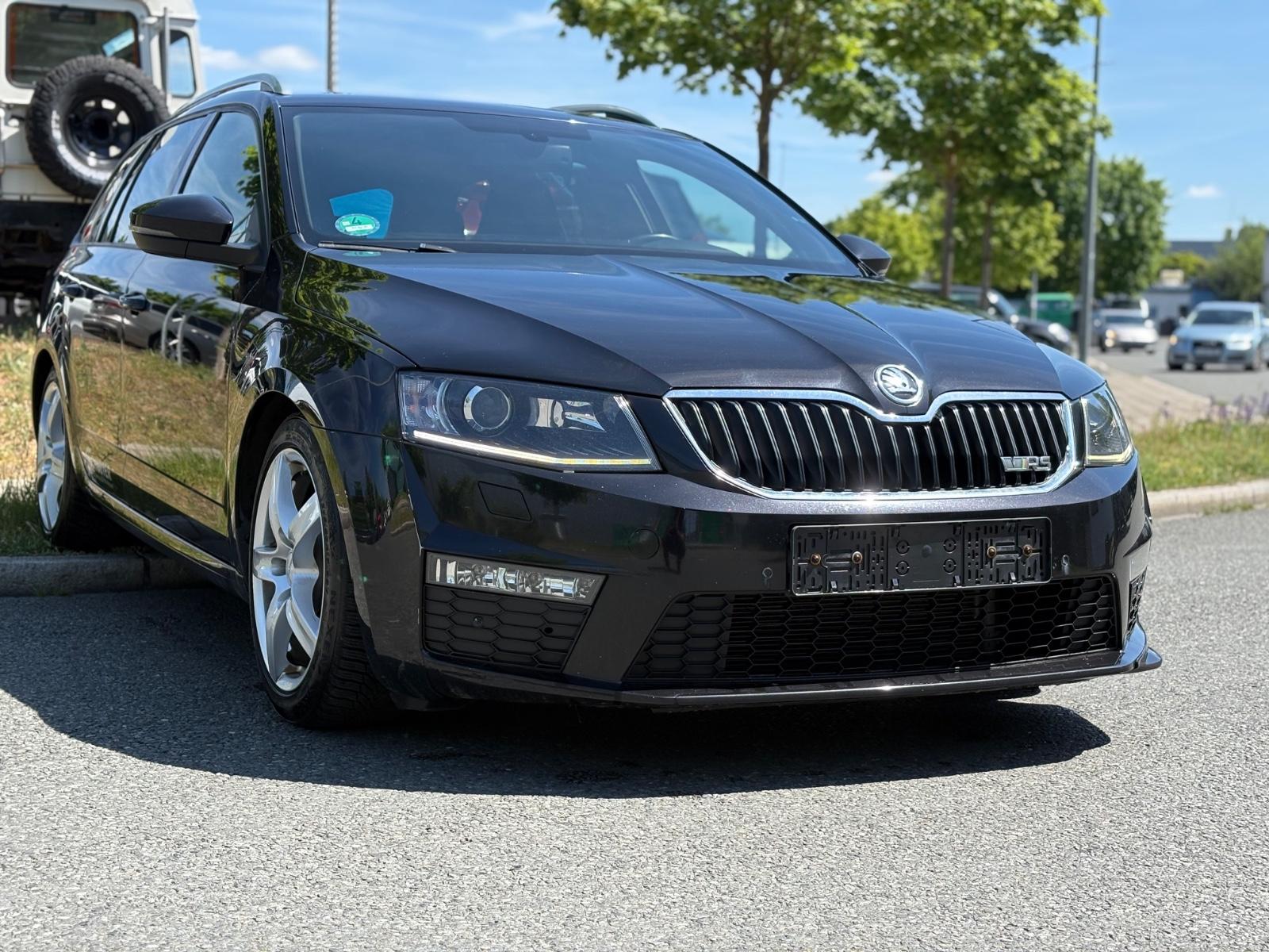 Skoda Octavia Combi RS *Xenon*Navi*SHZ*TÜV*1Hand*