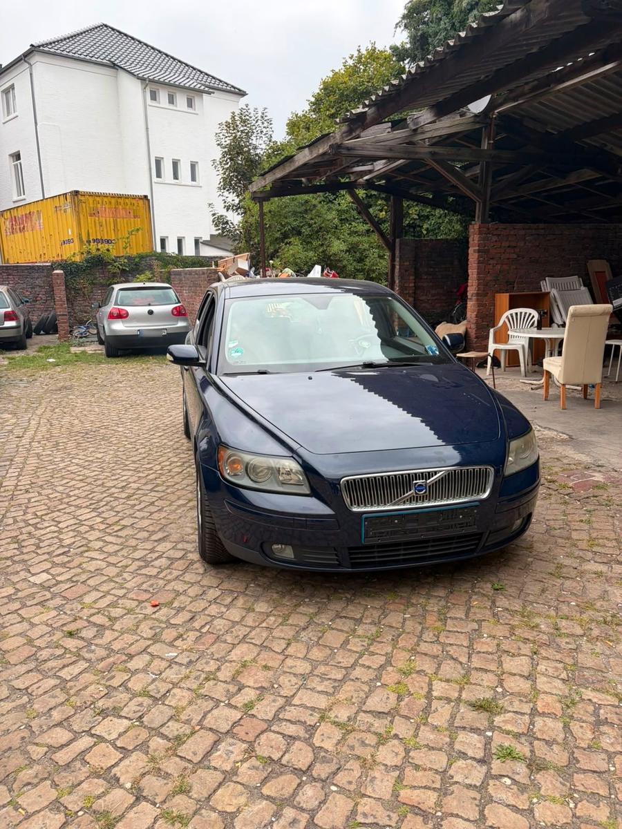 Volvo V50 2006 — rear view