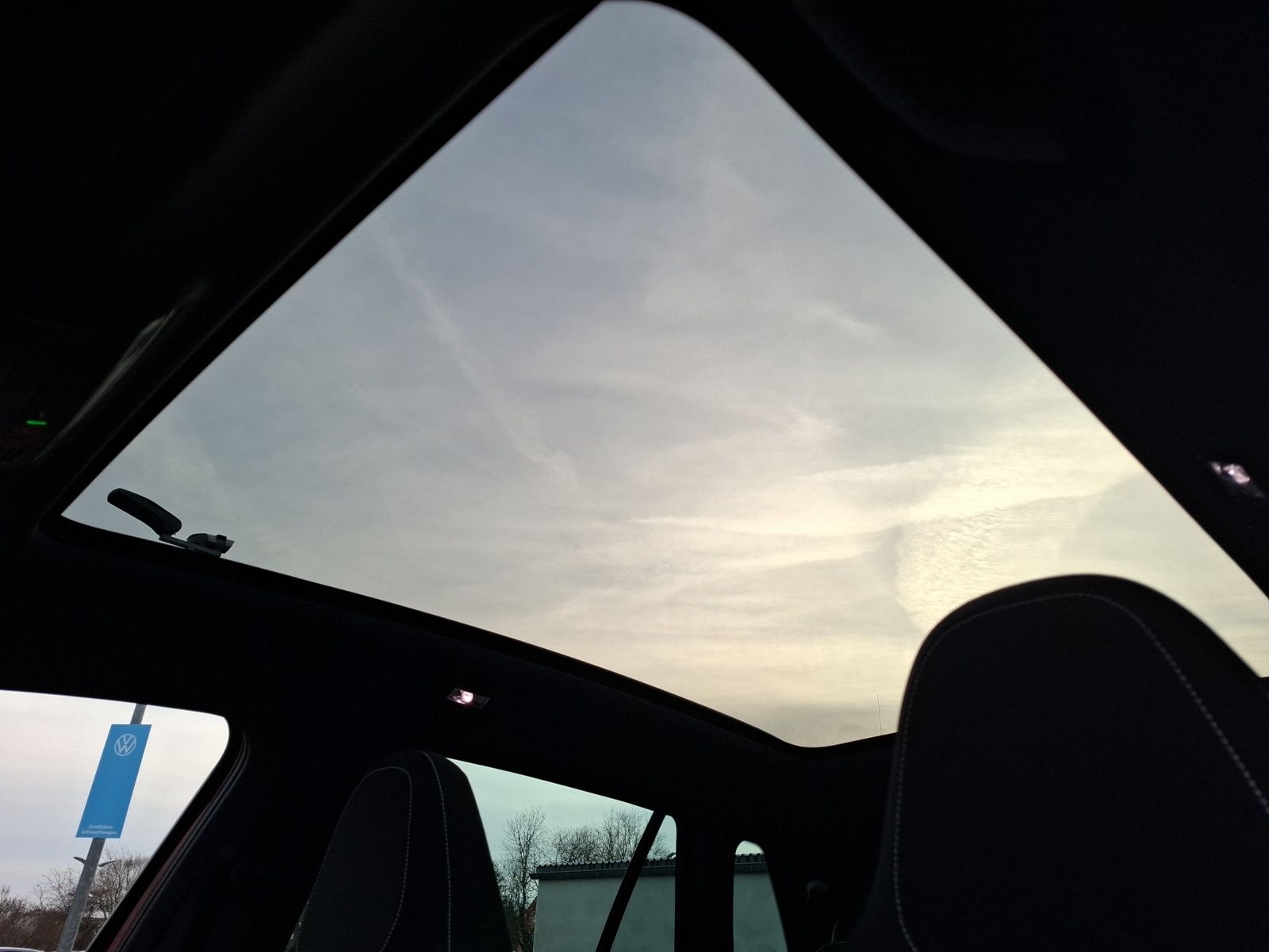 Fahrzeugabbildung SKODA Kamiq TSI Monte Carlo DSG Matrix Navi Pano AID A