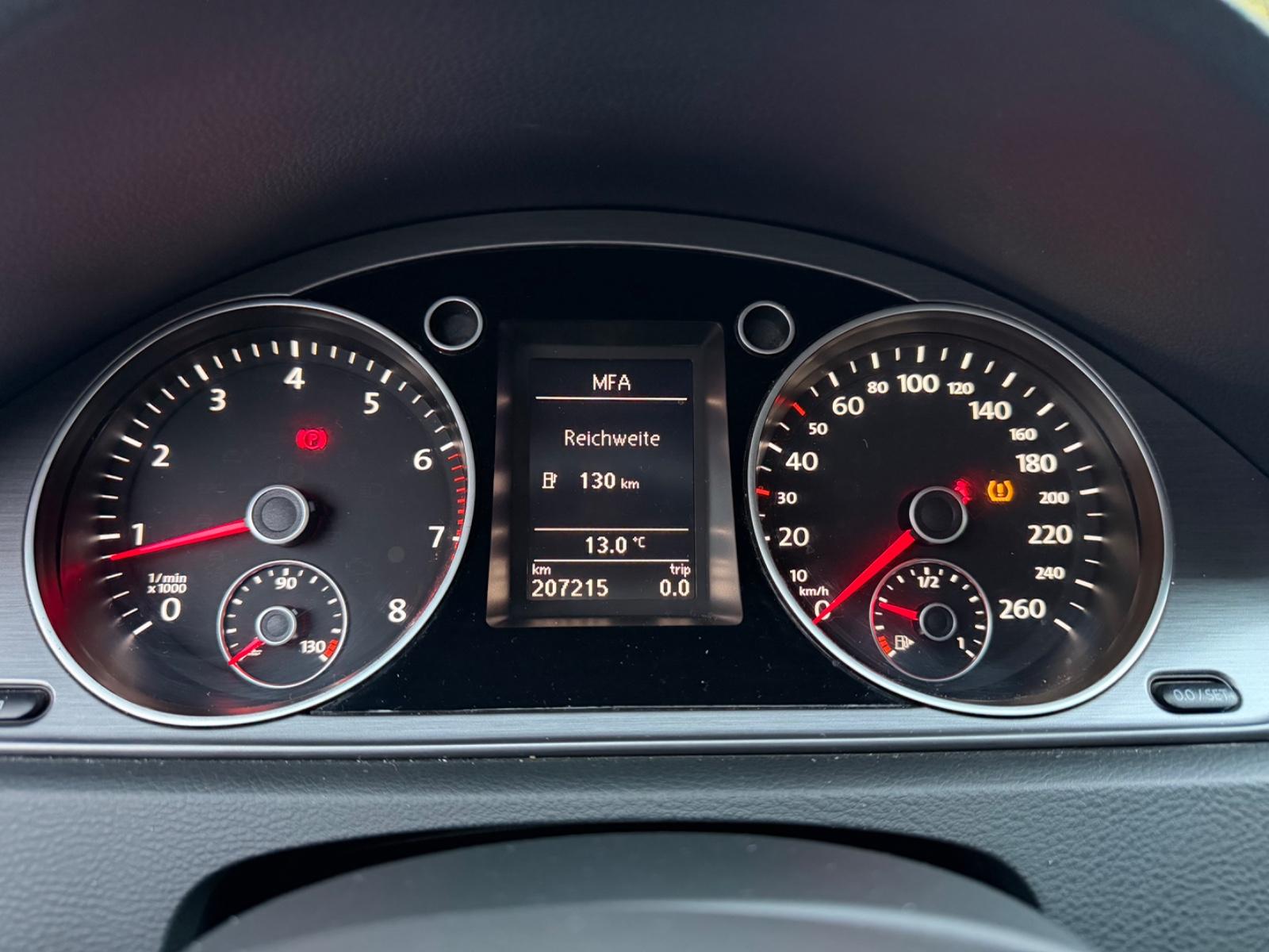 Volkswagen Passat 2012 — photo 13