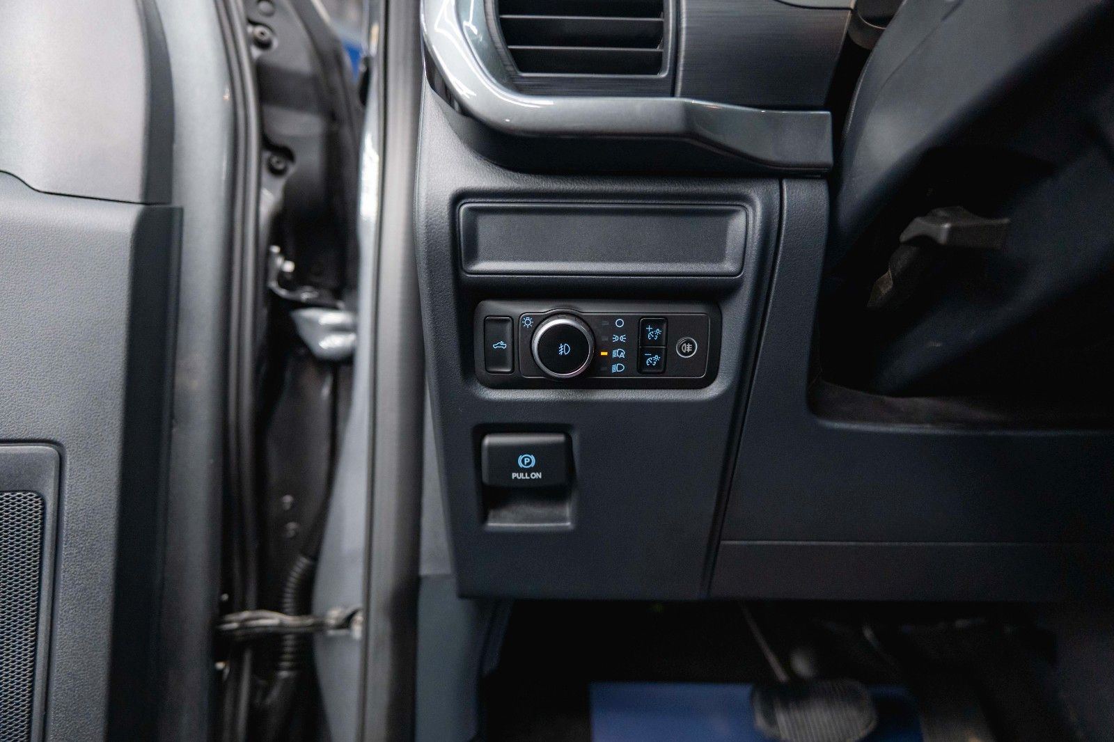 Fahrzeugabbildung Ford F150 5.0L V8 4x4 Offroad SuperCrew RAPTOR 19%