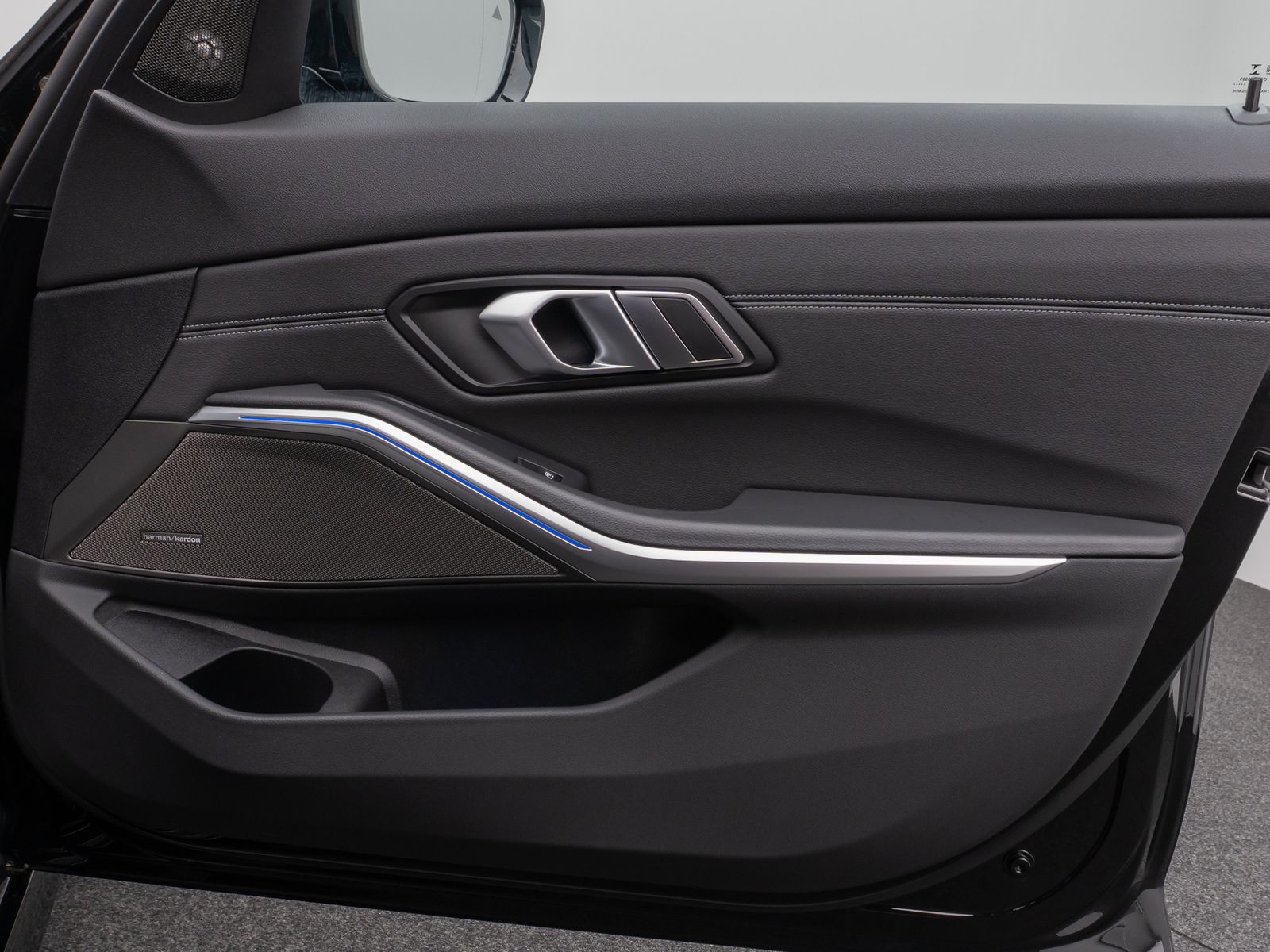 Fahrzeugabbildung BMW 320d Sport Line DAB Laser HUD Cockpit+ Komfort
