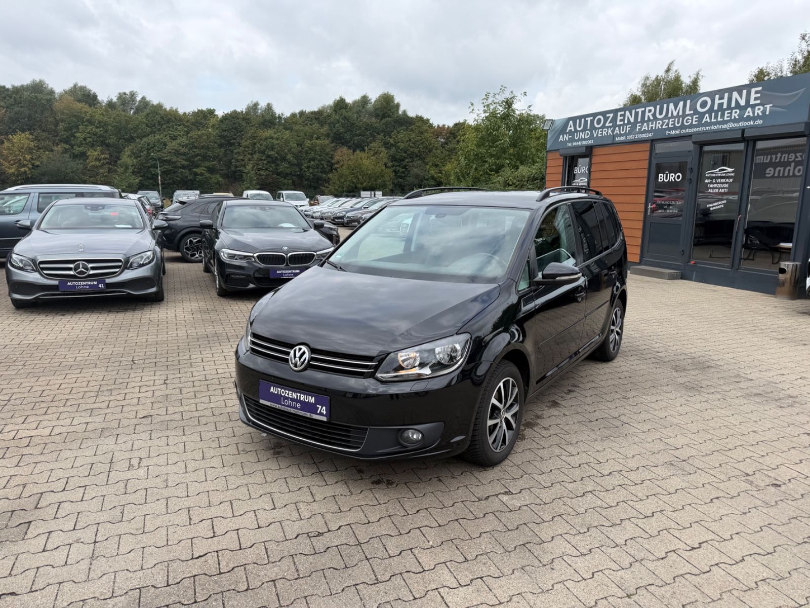 Volkswagen Touran - 1