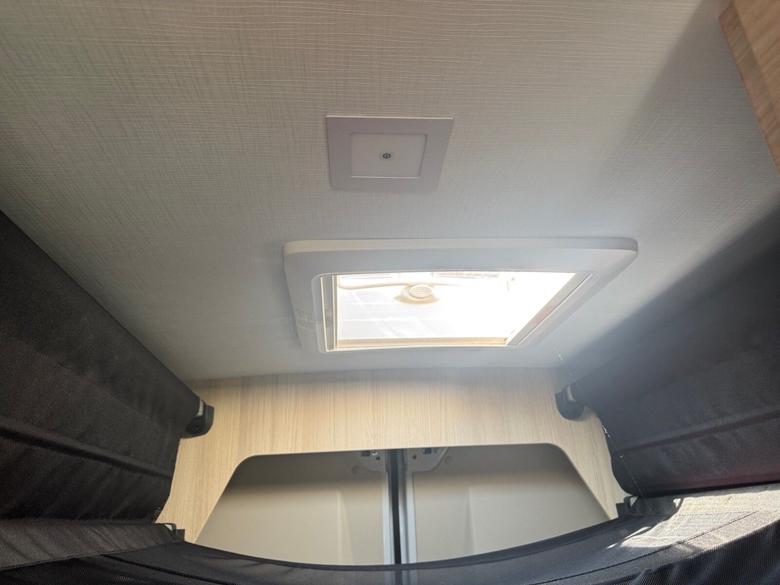 Fahrzeugabbildung Chausson Van Challenger Sunset Edition Markise,Solar,RK