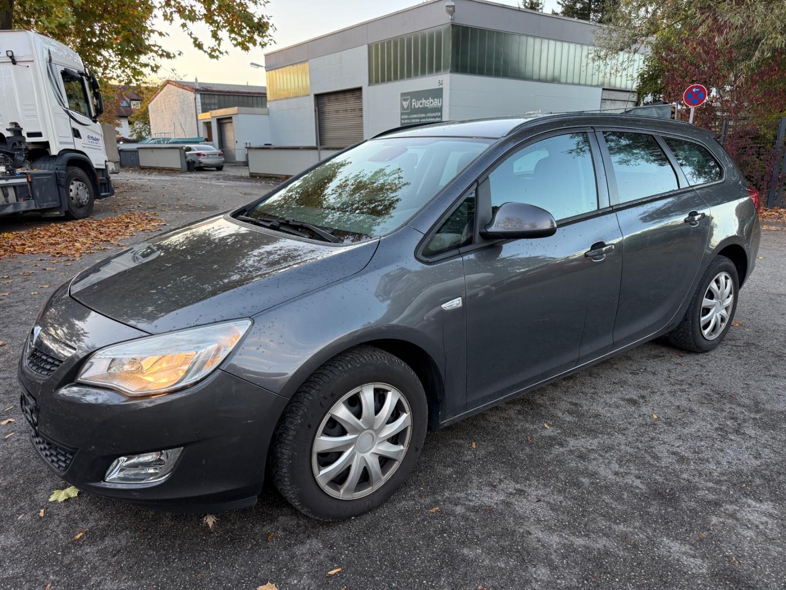 Opel Astra 2011 — photo 6