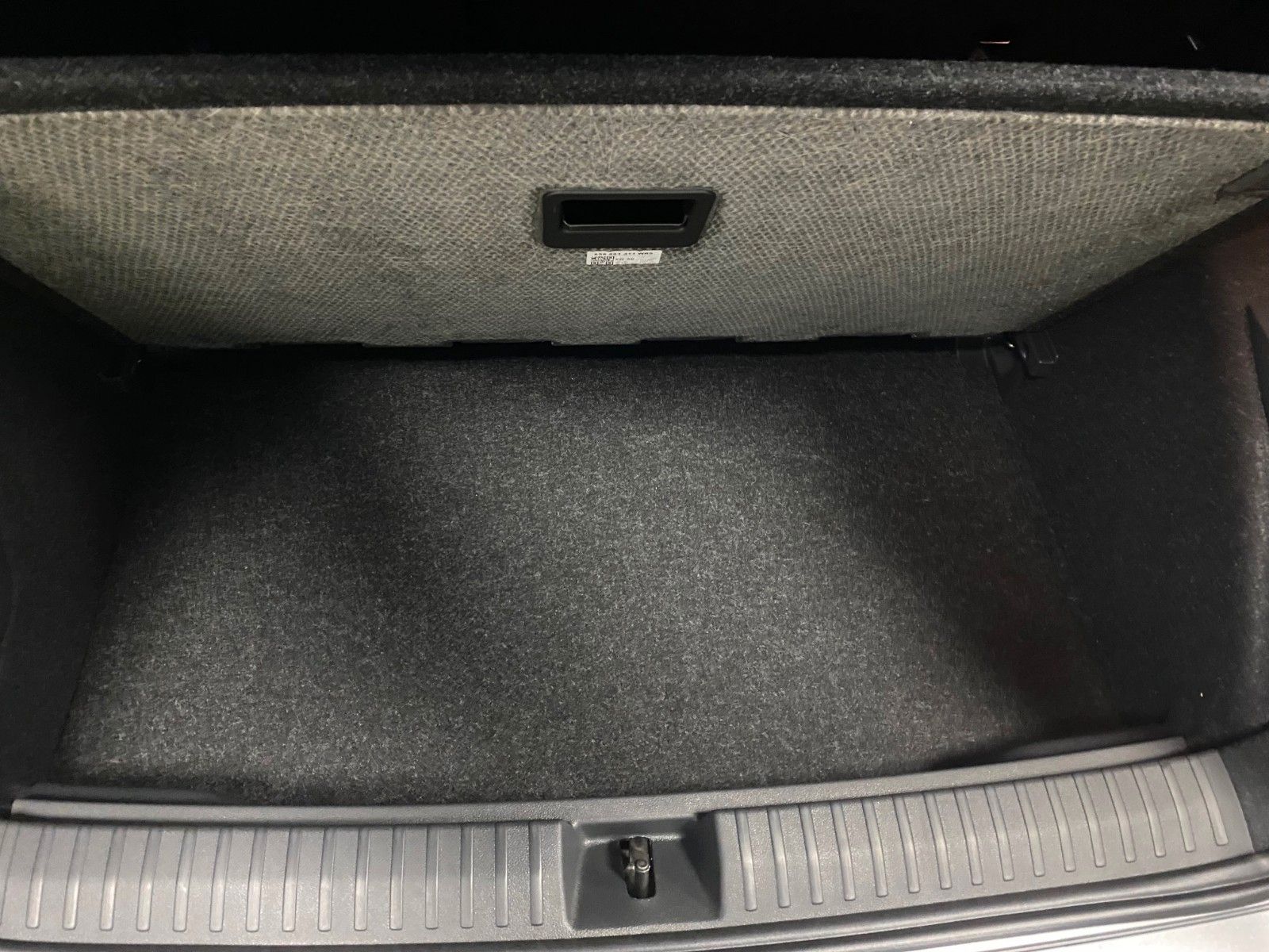 Fahrzeugabbildung SKODA Kamiq 1.0 TSI 85kW DSG Selection ACC+elek.Heck