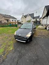 Renault Clio Grandtour Dynamique 1.2 16V 75 Dynamique - Renault Clio aus 2011: Grandtour
