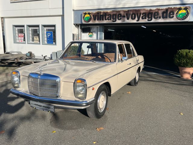 Mercedes-Benz 230 / 8 W 114 "Excellentes Original-Vergleichen"