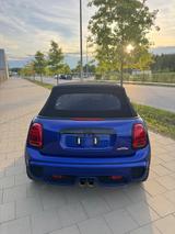 MINI John Cooper Works Cabrio F57 - blaue MINI John Cooper Works Cabrio